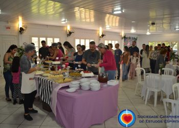 Sabor, capricho e amor: um prato cheio no tradicional café colonial da SCEE